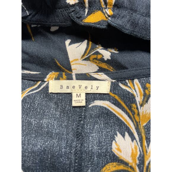 BaeVely Floral Tunic Blouse, Hi Lo short sleeve - Size M - Picture 4 of 4